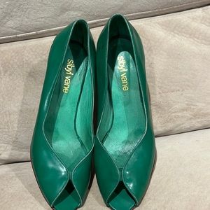 Sibyl Vane Vintage Peep Toe Leather Heels Shoes